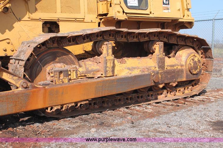 image for item H5898 1978 Caterpillar D6D dozer