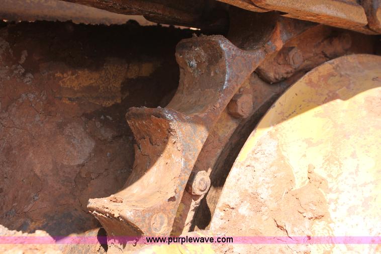 image for item H5898 1978 Caterpillar D6D dozer
