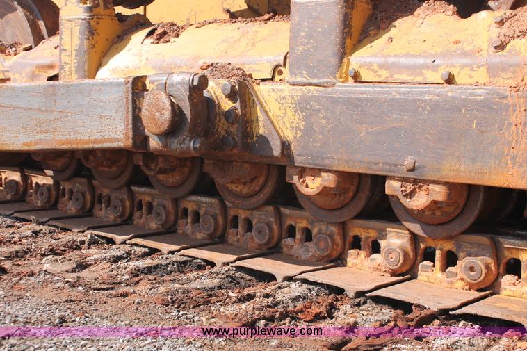 image for item H5898 1978 Caterpillar D6D dozer