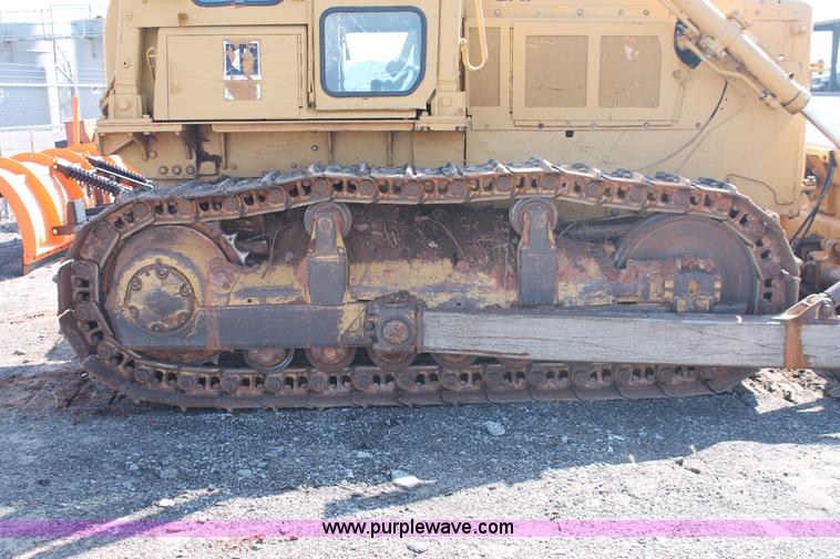 image for item H5898 1978 Caterpillar D6D dozer