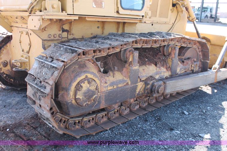 image for item H5898 1978 Caterpillar D6D dozer