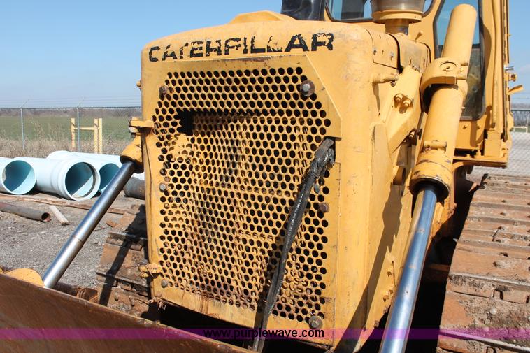 image for item H5898 1978 Caterpillar D6D dozer
