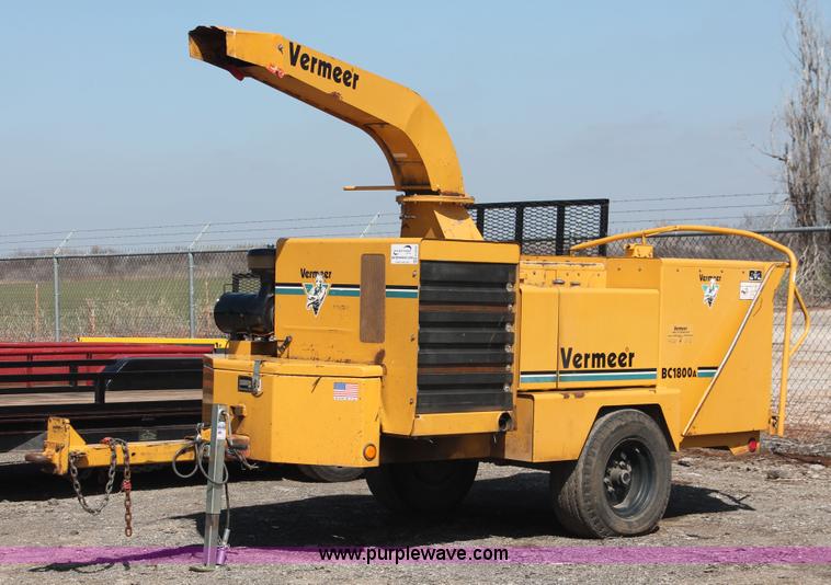image for item H5899 Vermeer BC1800A wood brush chipper