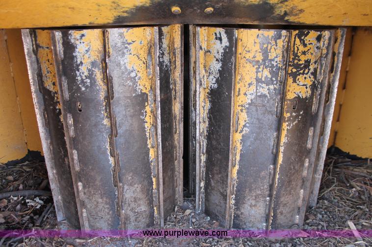 image for item H5899 Vermeer BC1800A wood brush chipper