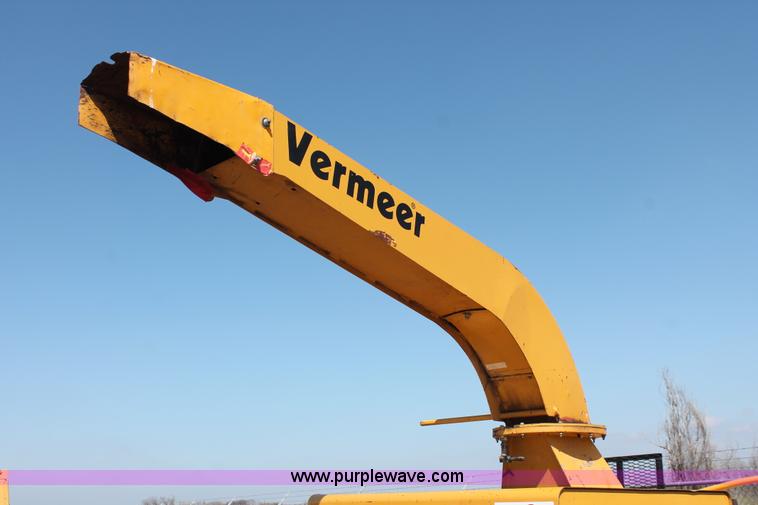 image for item H5899 Vermeer BC1800A wood brush chipper