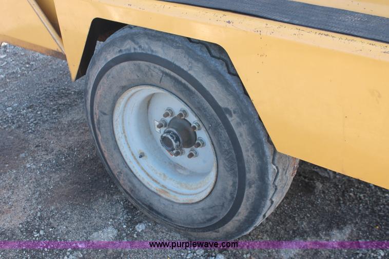 image for item H5899 Vermeer BC1800A wood brush chipper