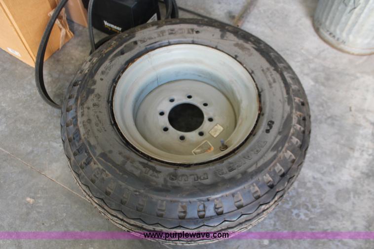 image for item H5899 Vermeer BC1800A wood brush chipper