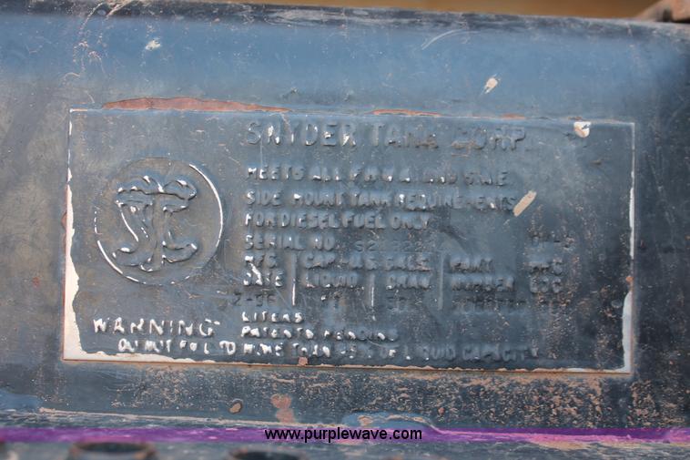 image for item H5901 1996 International 4700 truck cab and chassis