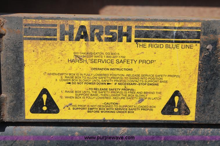 image for item H5901 1996 International 4700 truck cab and chassis