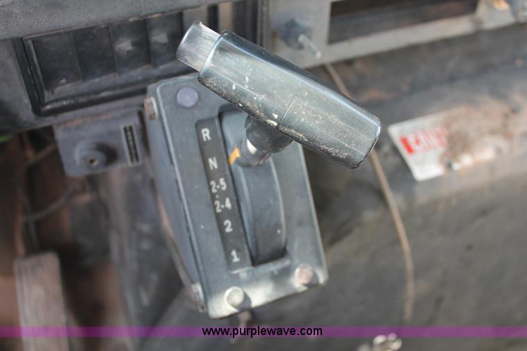 image for item H5902 1995 International 4700 dump truck