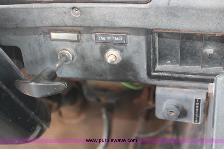 image for item H5902 1995 International 4700 dump truck