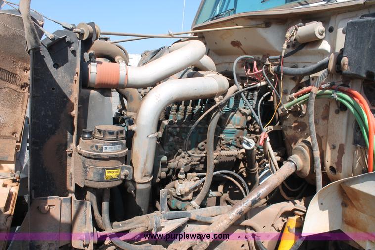 image for item H5902 1995 International 4700 dump truck