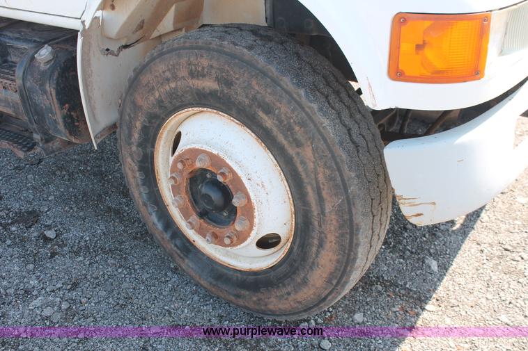 image for item H5902 1995 International 4700 dump truck