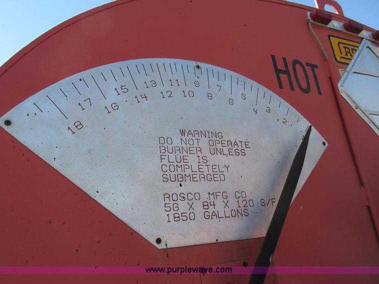 image for item I4044 1994 Ford F700 oil distributor truck