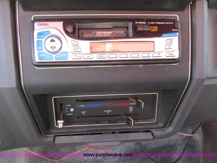 image for item I4044 1994 Ford F700 oil distributor truck