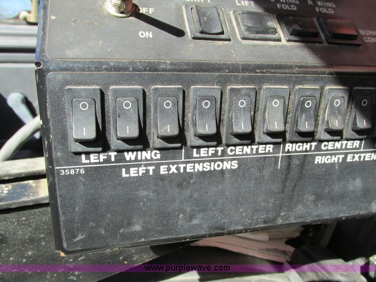 image for item I4044 1994 Ford F700 oil distributor truck