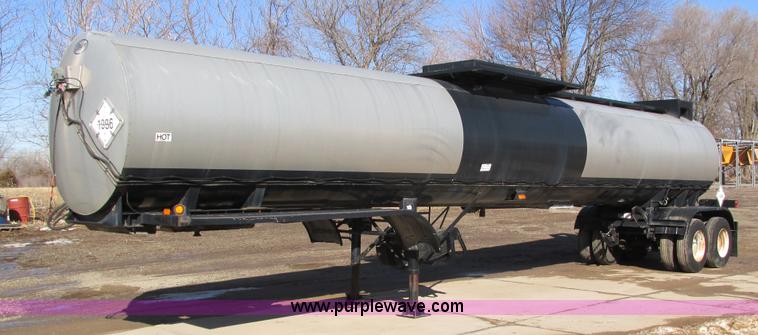 image for item I4045 1993 Etnyre asphalt tanker trailer