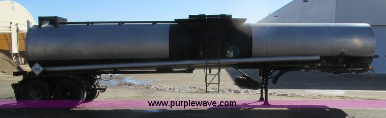 image for item I4045 1993 Etnyre asphalt tanker trailer
