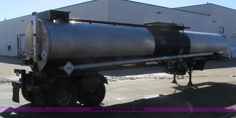 image for item I4045 1993 Etnyre asphalt tanker trailer