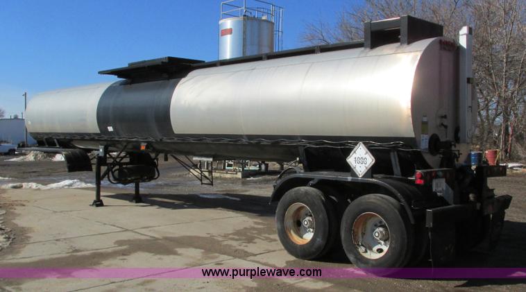 image for item I4045 1993 Etnyre asphalt tanker trailer