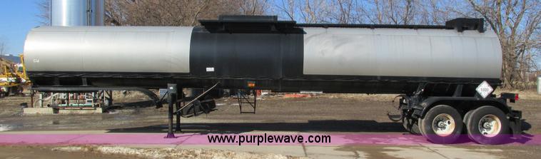 image for item I4045 1993 Etnyre asphalt tanker trailer