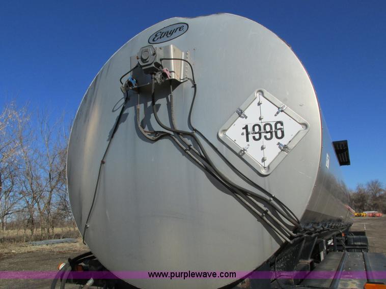 image for item I4045 1993 Etnyre asphalt tanker trailer