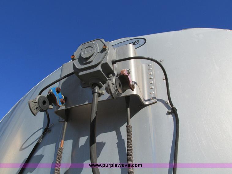 image for item I4045 1993 Etnyre asphalt tanker trailer