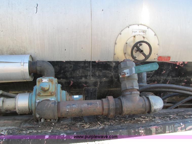 image for item I4045 1993 Etnyre asphalt tanker trailer