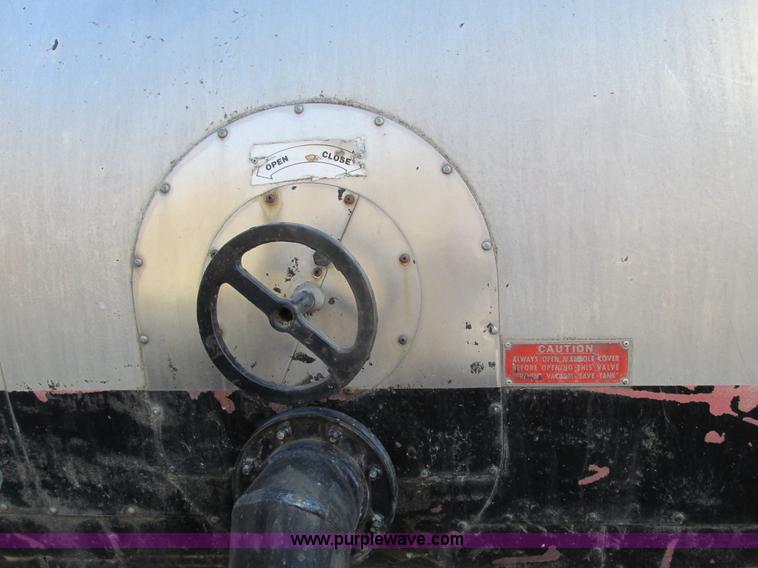 image for item I4045 1993 Etnyre asphalt tanker trailer