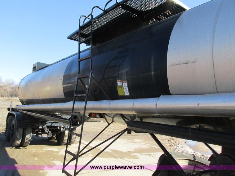 image for item I4045 1993 Etnyre asphalt tanker trailer