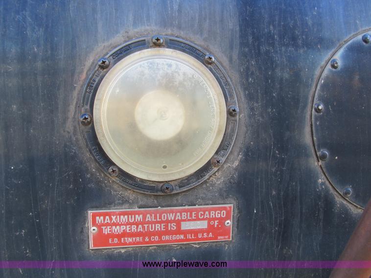 image for item I4045 1993 Etnyre asphalt tanker trailer