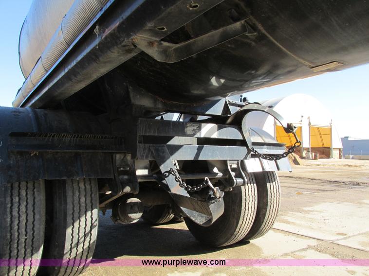 image for item I4045 1993 Etnyre asphalt tanker trailer