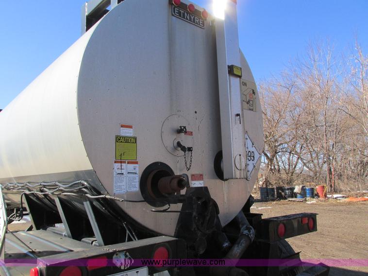image for item I4045 1993 Etnyre asphalt tanker trailer