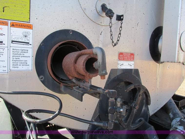 image for item I4045 1993 Etnyre asphalt tanker trailer