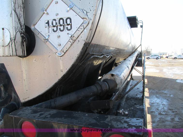 image for item I4045 1993 Etnyre asphalt tanker trailer