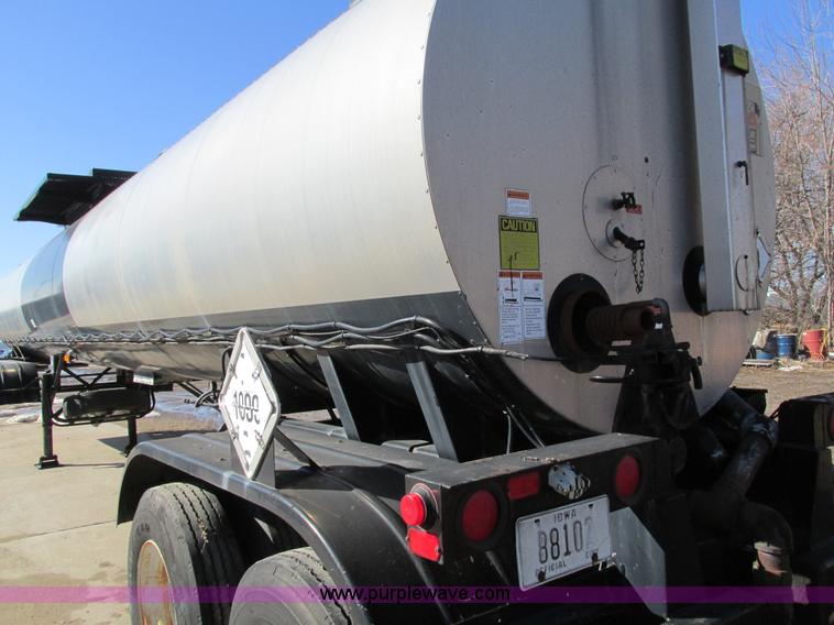 image for item I4045 1993 Etnyre asphalt tanker trailer