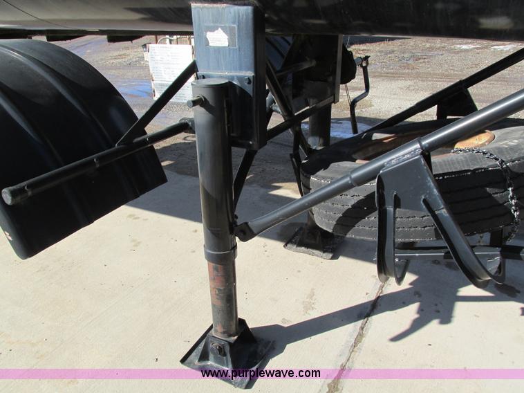 image for item I4045 1993 Etnyre asphalt tanker trailer