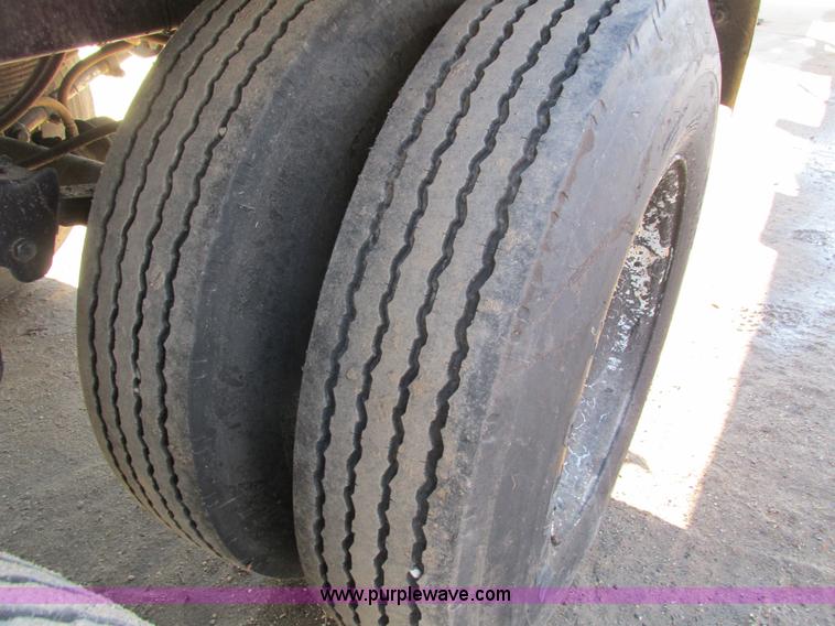 image for item I4045 1993 Etnyre asphalt tanker trailer