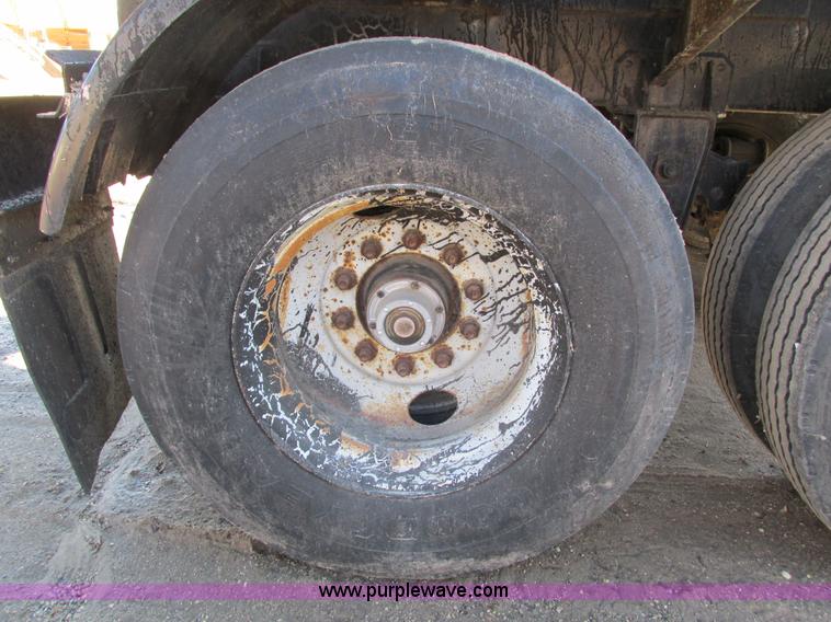 image for item I4045 1993 Etnyre asphalt tanker trailer