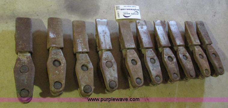 image for item I4060 Assorted bucket attachments