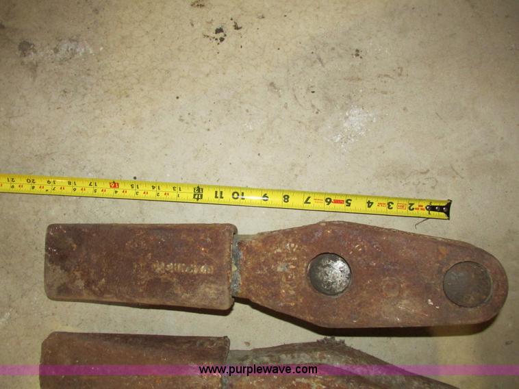 image for item I4060 Assorted bucket attachments