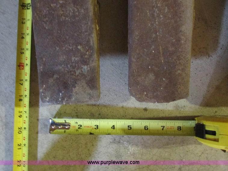 image for item I4060 Assorted bucket attachments