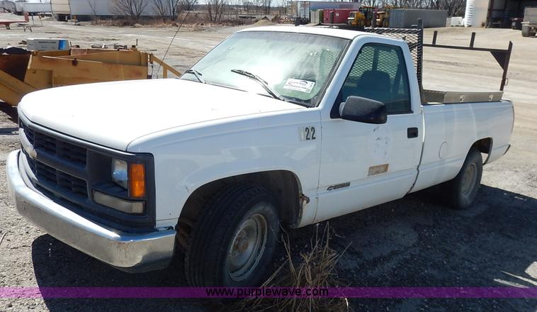 image for item I5018 1998 Chevrolet 1500 pickup truck