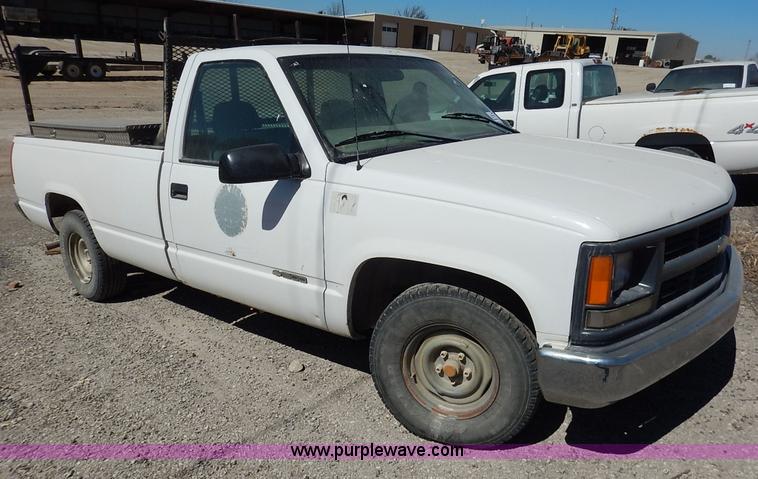 image for item I5018 1998 Chevrolet 1500 pickup truck