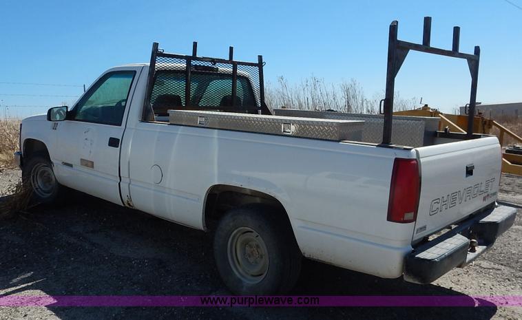 image for item I5018 1998 Chevrolet 1500 pickup truck