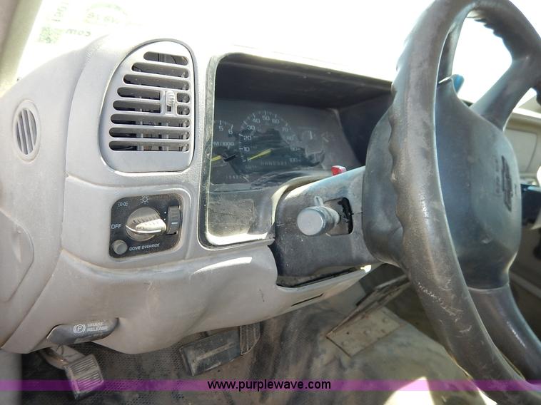 image for item I5018 1998 Chevrolet 1500 pickup truck