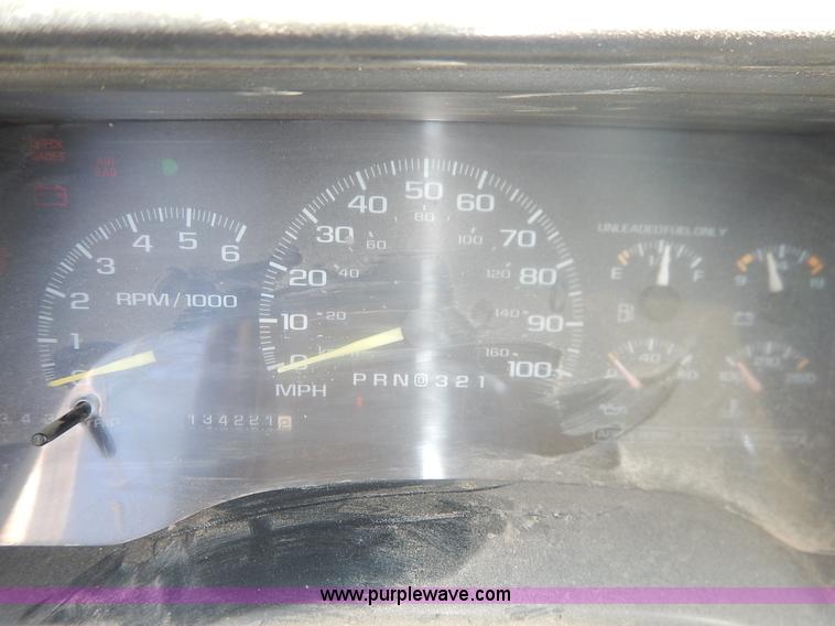 image for item I5018 1998 Chevrolet 1500 pickup truck