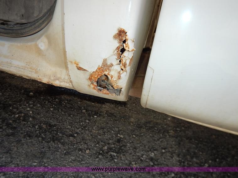 image for item I5018 1998 Chevrolet 1500 pickup truck