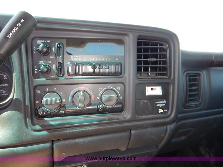 image for item I5019 2002 Chevrolet Silverado 1500 Ext. Cab pickup truck