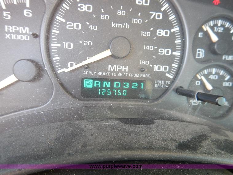 image for item I5019 2002 Chevrolet Silverado 1500 Ext. Cab pickup truck